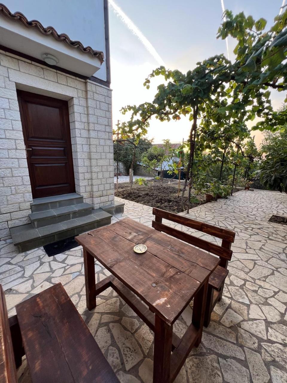 Pjetri House Hotel Berati Exterior foto