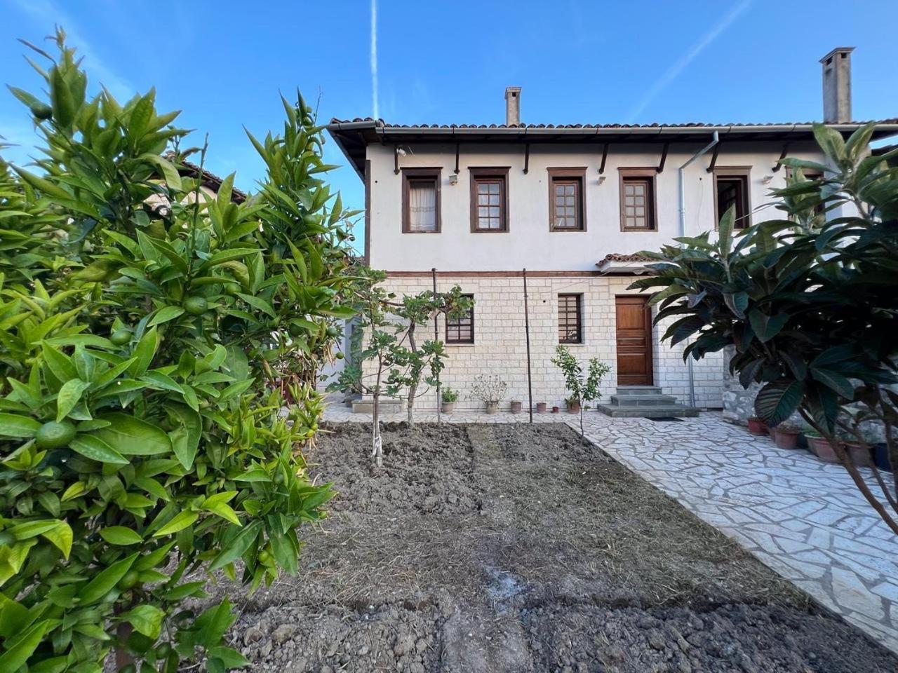 Pjetri House Hotel Berati Exterior foto
